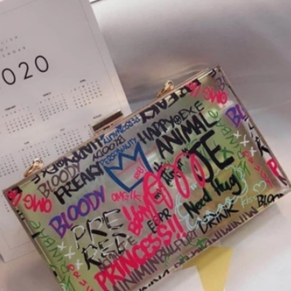 Purses - Picture 4 of 8